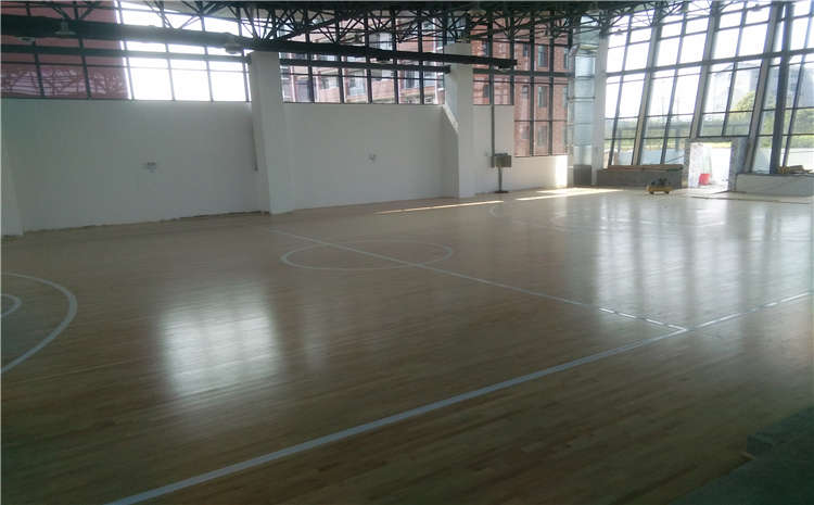 俄勒岡松體育館木地板怎么保養?