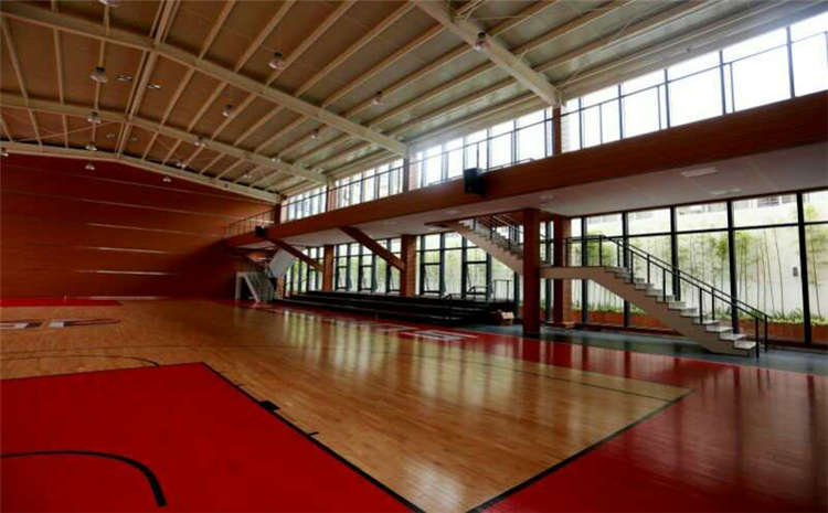 松木羽毛球館木地板報(bào)價(jià)