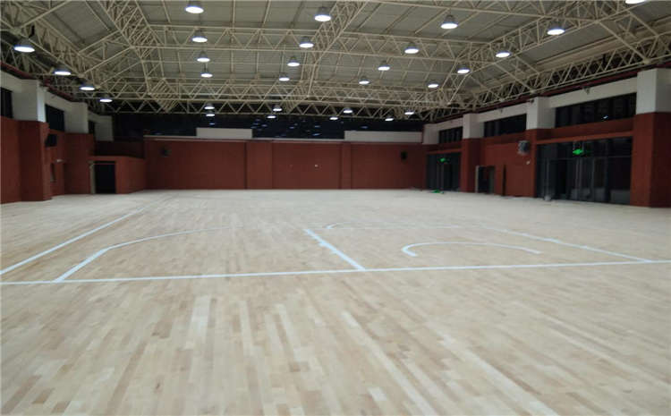 楓樺木籃球場實木地板規(guī)格