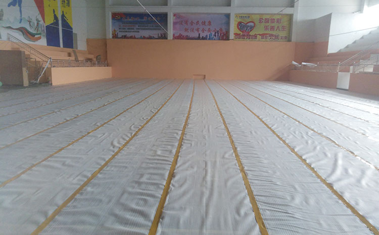 拼接板體育木地板怎么翻新？