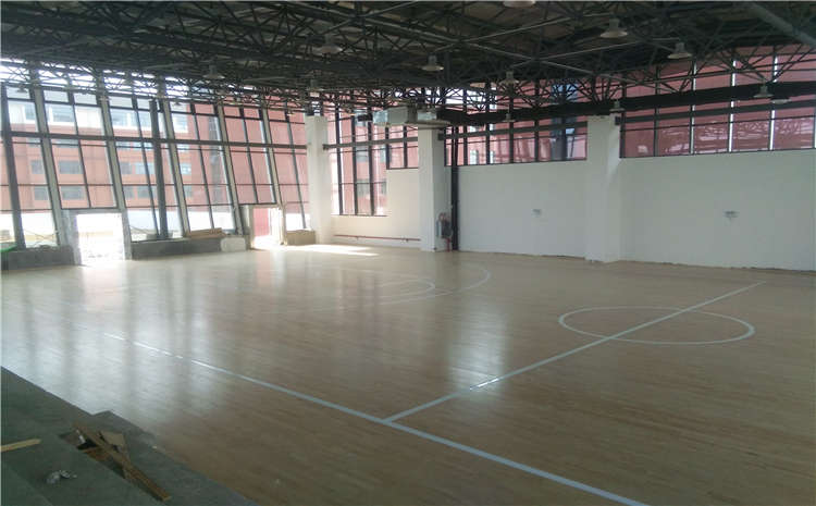 指接板運動籃球地板價格是多少錢?