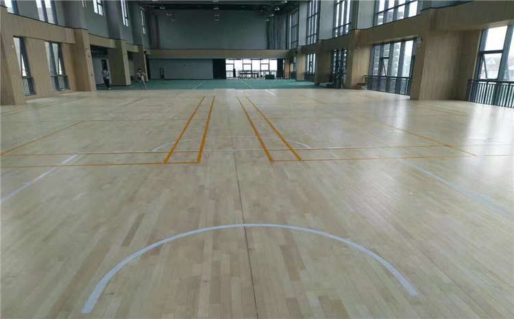 橡膠木體育館實木地板每平米價格