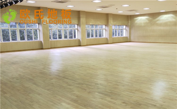 上海豐莊西路綠地小學(xué)舞臺(tái)木地板案例